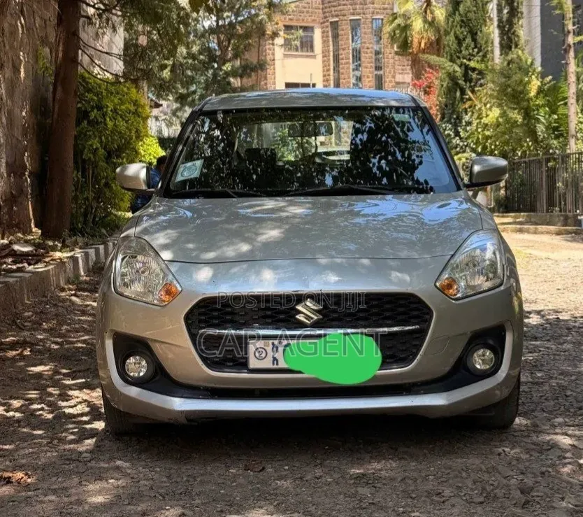 Suzuki Swift 2022 Silver