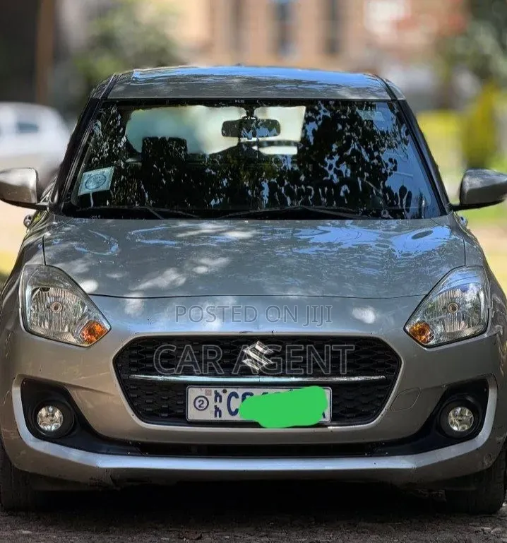 Suzuki Swift 2022 Silver