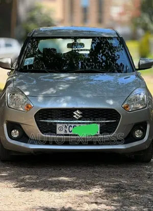 Suzuki Swift 2022 Silver