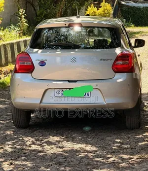 Suzuki Swift 2022 Silver