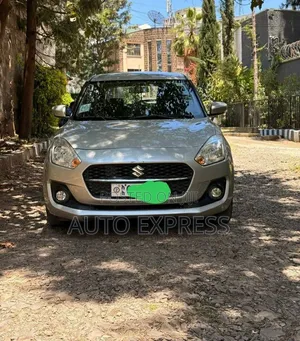 Suzuki Swift 2022 Silver