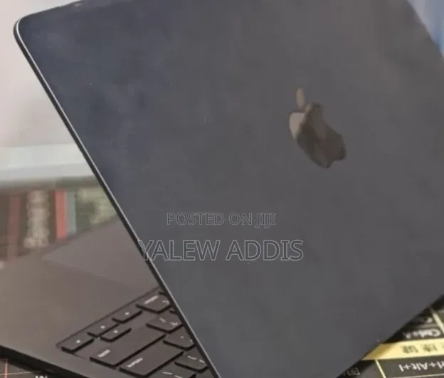 New Laptop Apple MacBook Air 2022 M2 8GB Apple M2 SSD 512GB