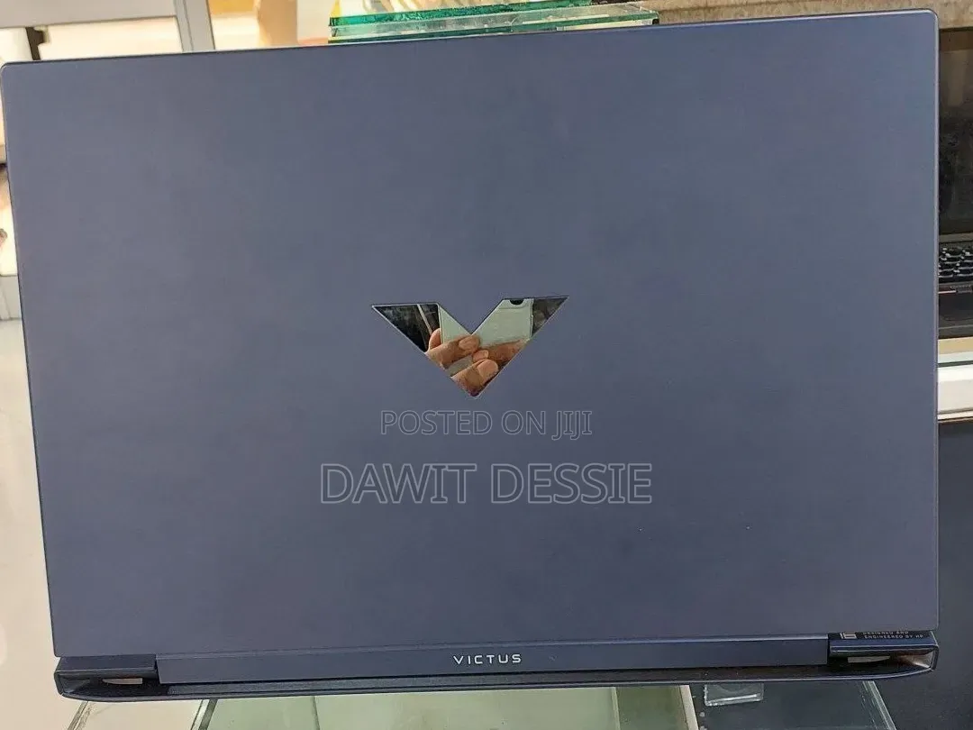 New Laptop HP Victus 16 8GB AMD Ryzen 7 SSD 1T