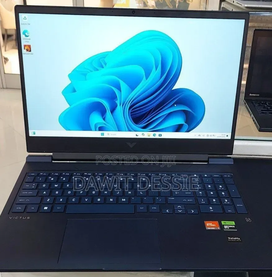 New Laptop HP Victus 16 8GB AMD Ryzen 7 SSD 1T