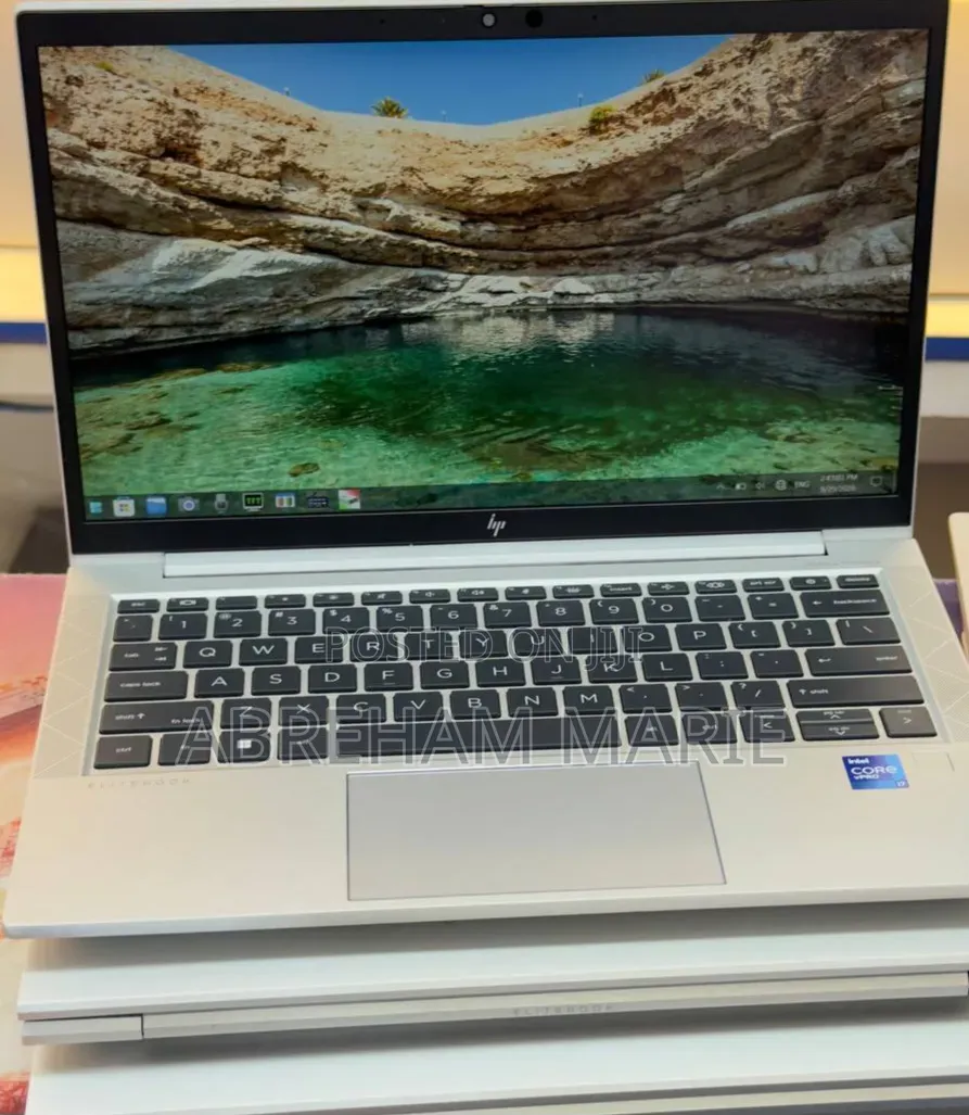 New Laptop HP EliteBook 830 G8 8GB Intel Core i7 SSD 512GB