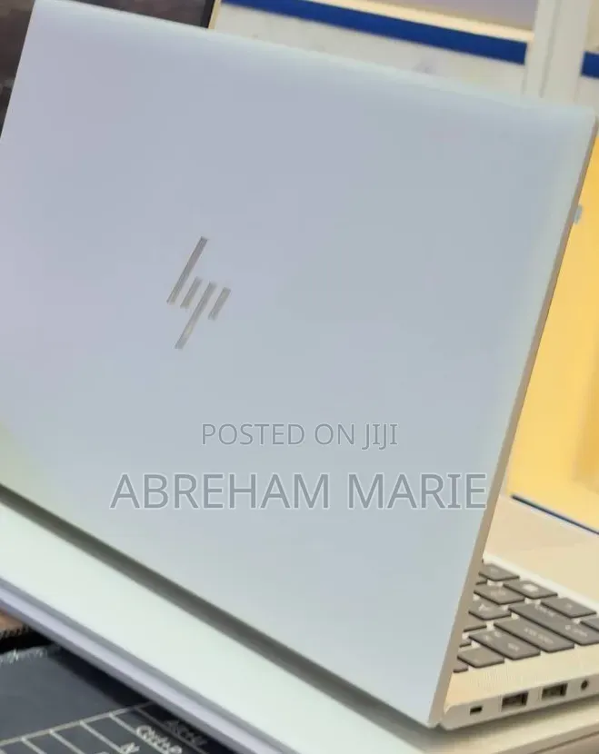 New Laptop HP EliteBook 830 G8 8GB Intel Core i7 SSD 512GB