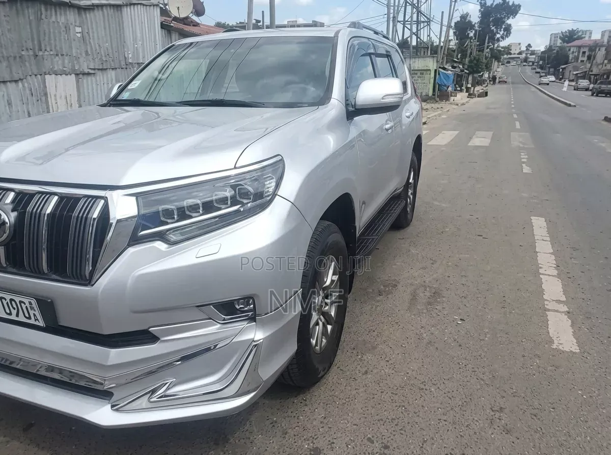 Toyota Land Cruiser Prado 4.0 V6 Dual VVT-i 2014 Silver