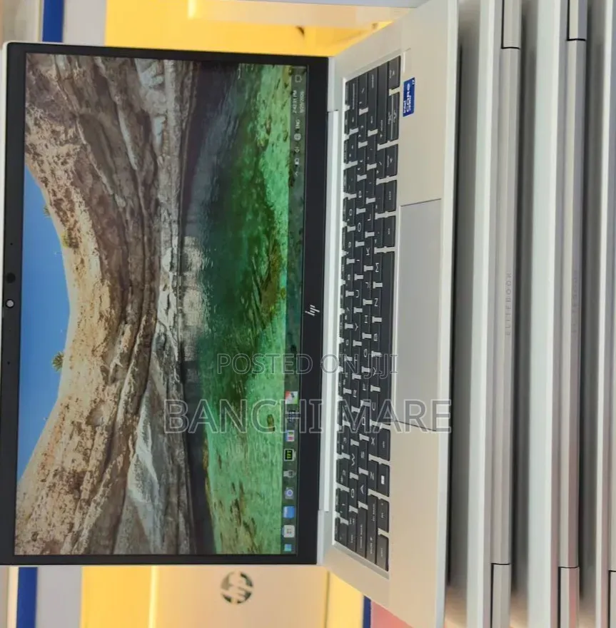 New Laptop HP EliteBook 830 G8 8GB Intel Core i7 SSD 512GB