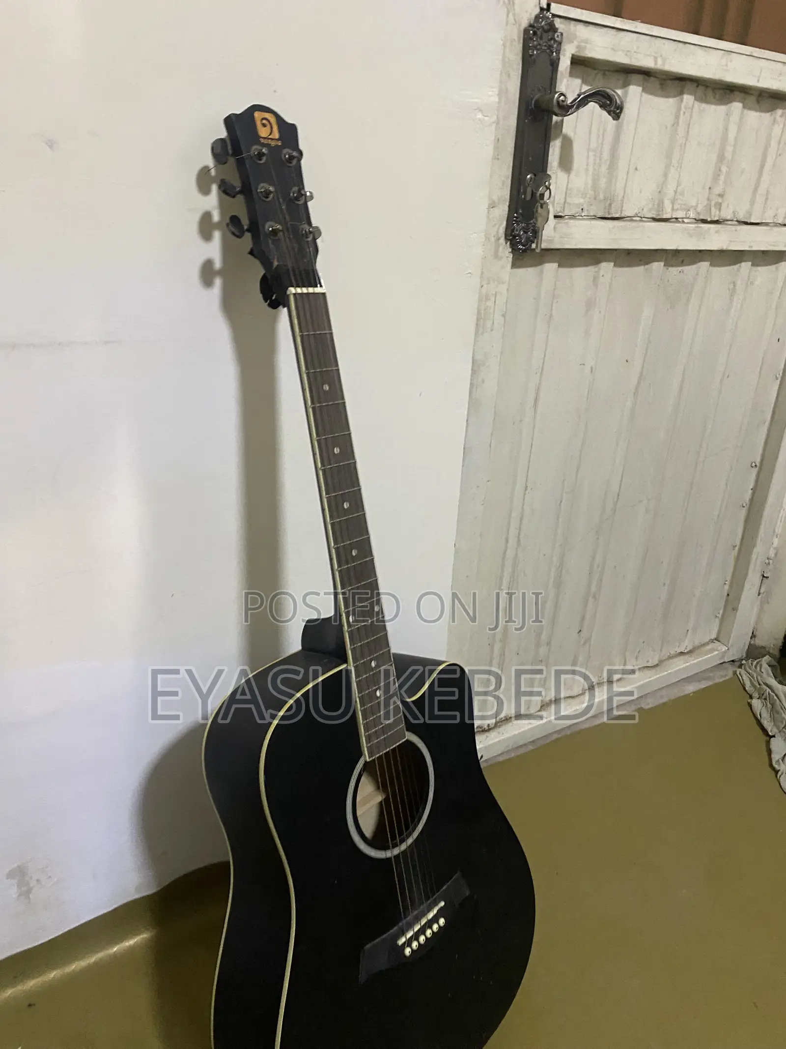 Box Guitar