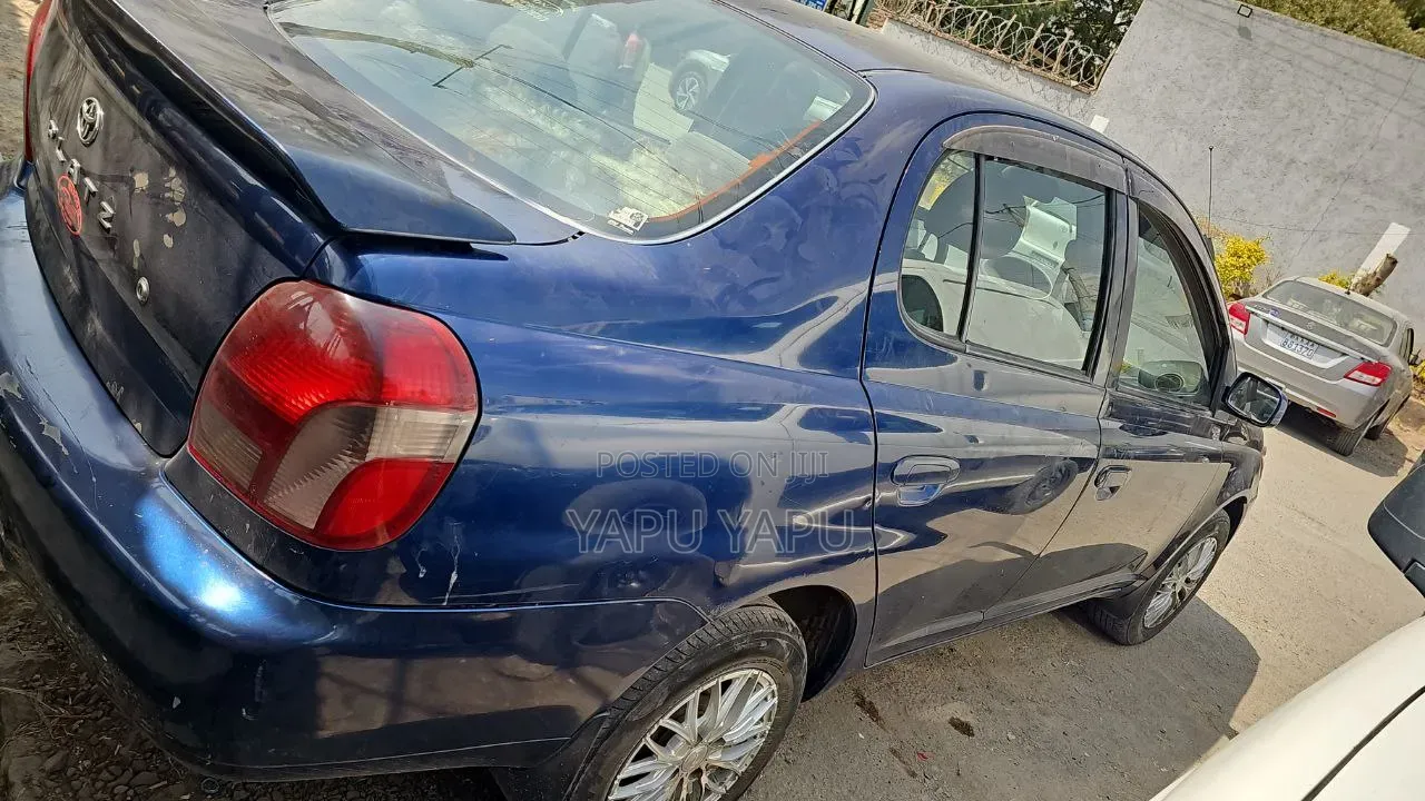 Toyota Platz 1.0 FWD 2002 Blue