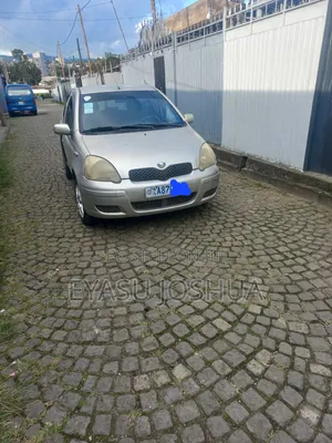 Toyota Vitz 2003 Gold