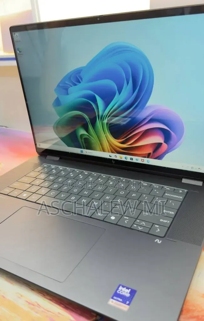 New Laptop HP OmniBook 5 14" 16GB Intel Core Ultra 7 SSD 1T