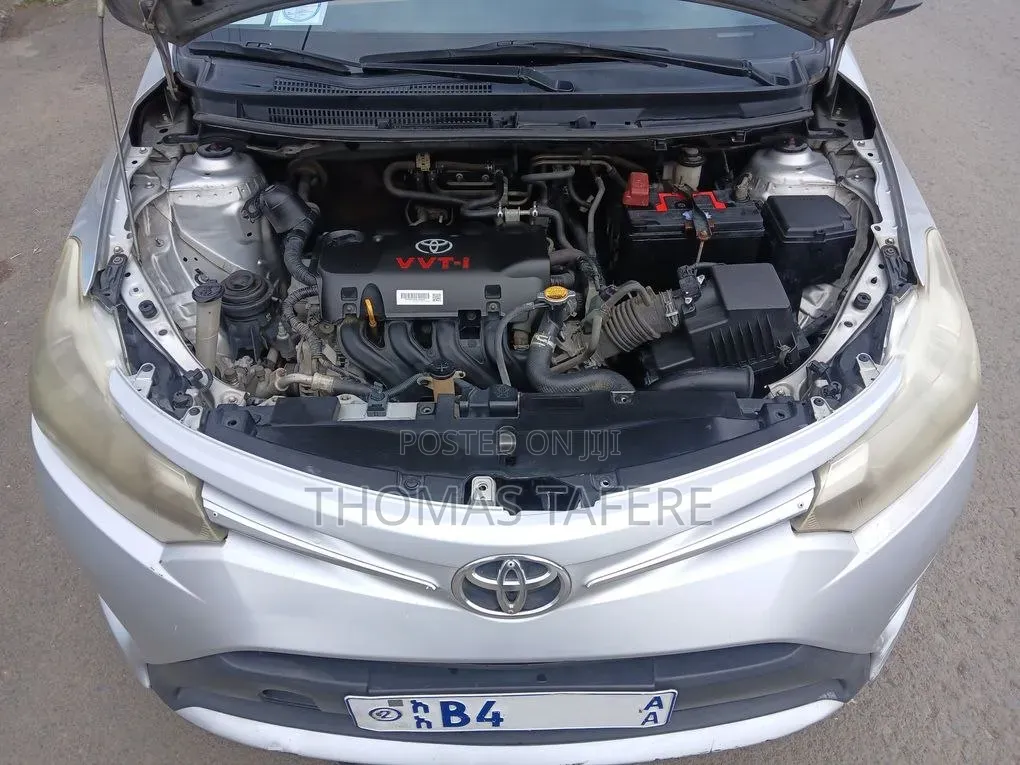 Toyota Yaris 2015 Silver