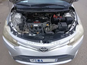 Toyota Yaris 2015 Silver