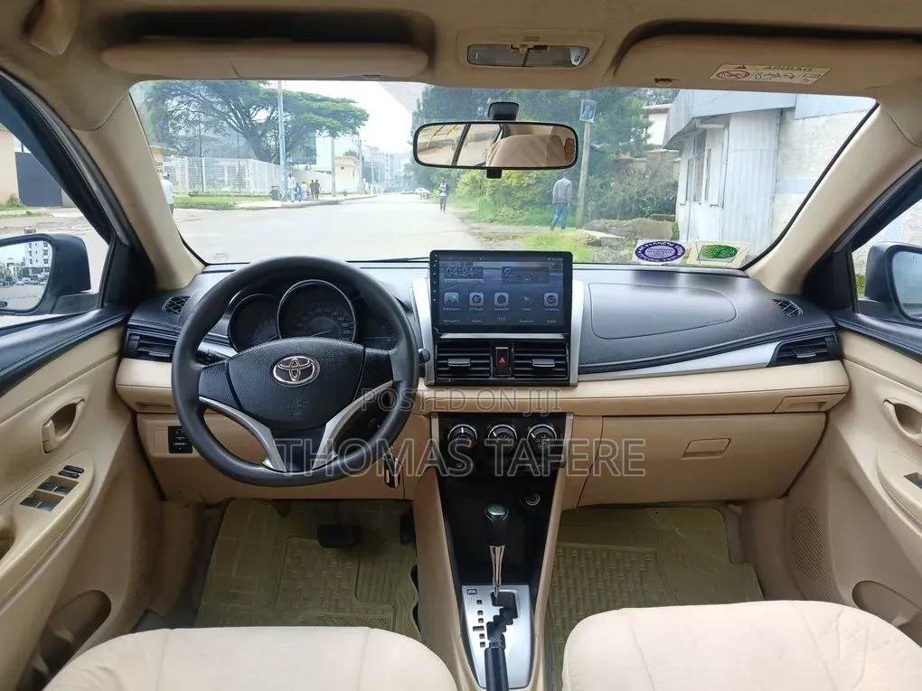 Toyota Yaris 2015 Silver