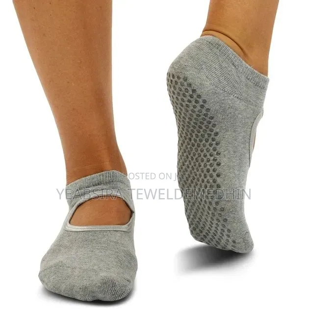 1Pair Non-Slip Sweat-Absorbent Yoga Socks Split Toe Socks