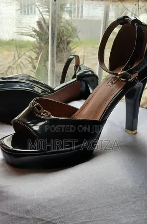 MEIQILIN Women’s Elegant Black Platform High Heels