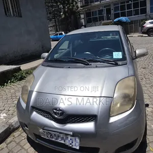 Toyota Yaris 2010 Gray