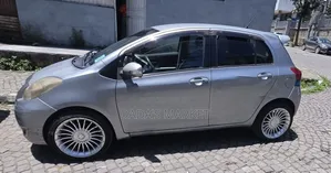 Toyota Yaris 2010 Gray