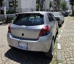 Toyota Yaris 2010 Gray