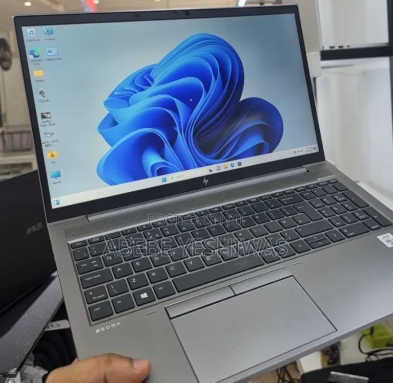 New Laptop HP ZBook 15 16GB Intel Core i7 SSD 512GB