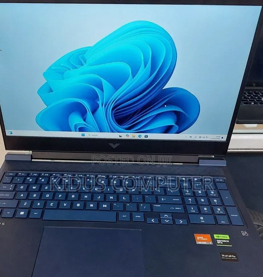 New Laptop HP Victus 15 8GB AMD Ryzen 7 SSD 1T
