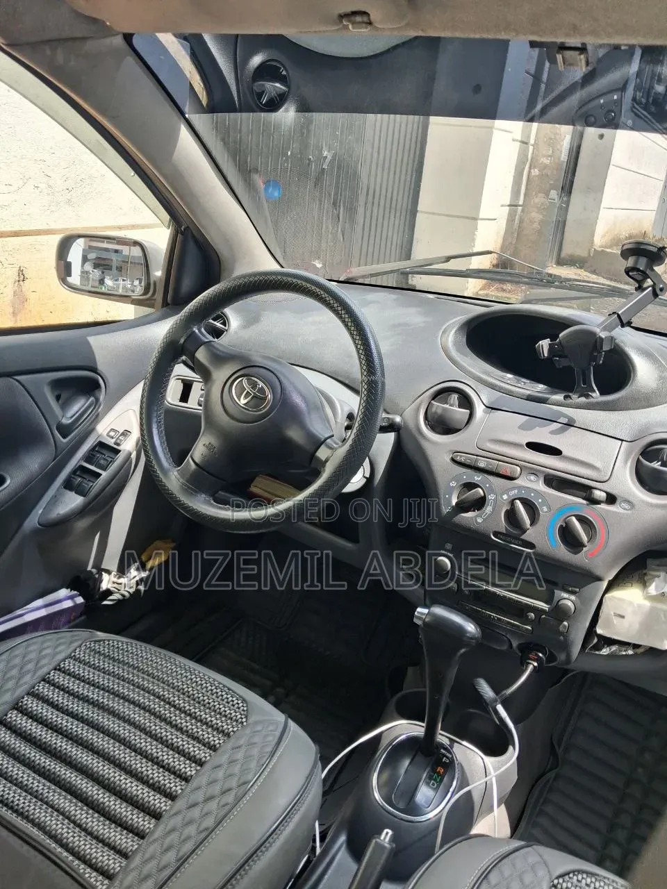 Toyota Vitz 2002 Silver
