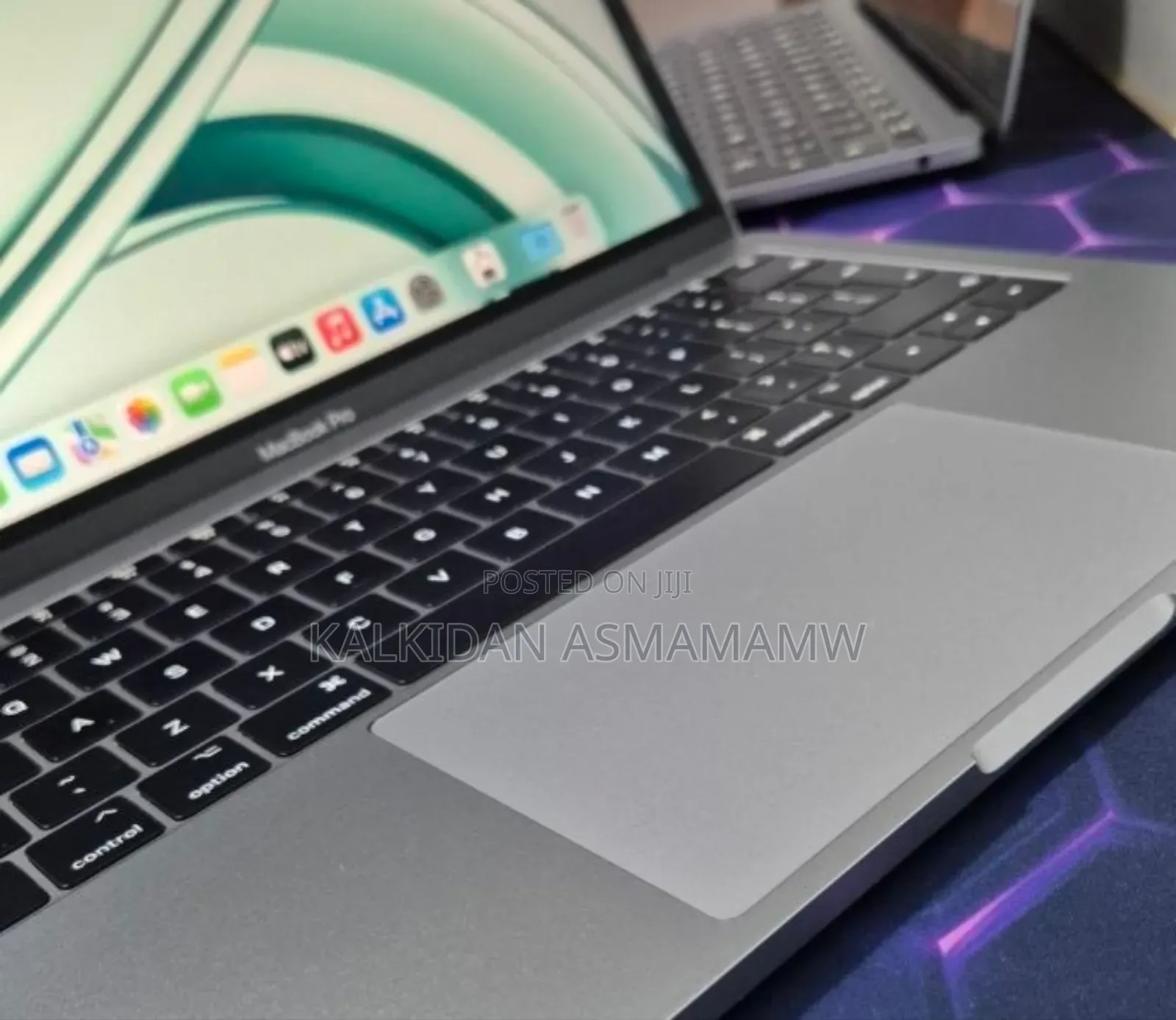 New Laptop Apple MacBook Pro 2017 8GB Intel Core i5 SSD 256GB