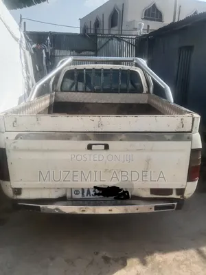 Toyota Hilux 2002 White