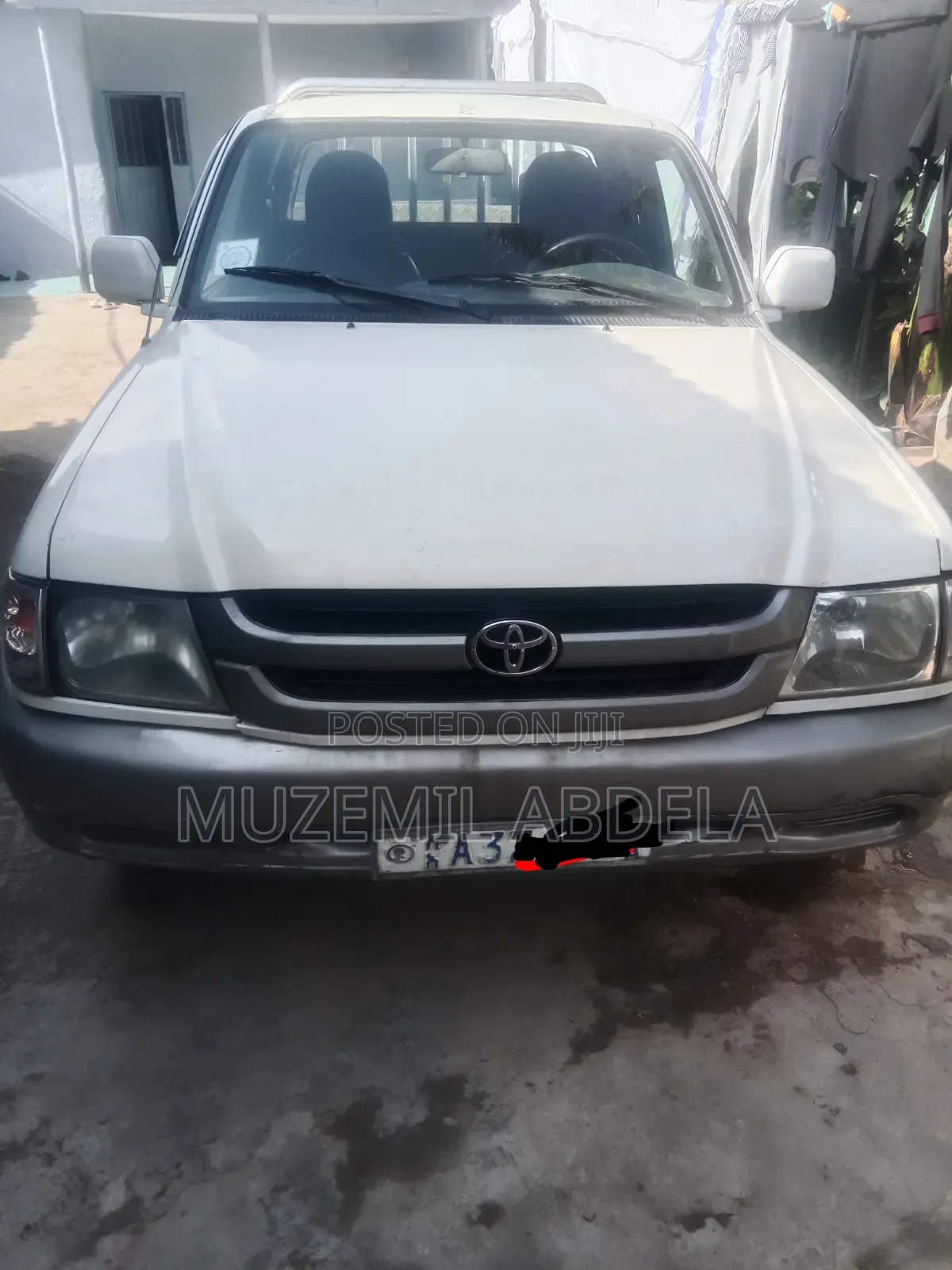 Toyota Hilux 2002 White