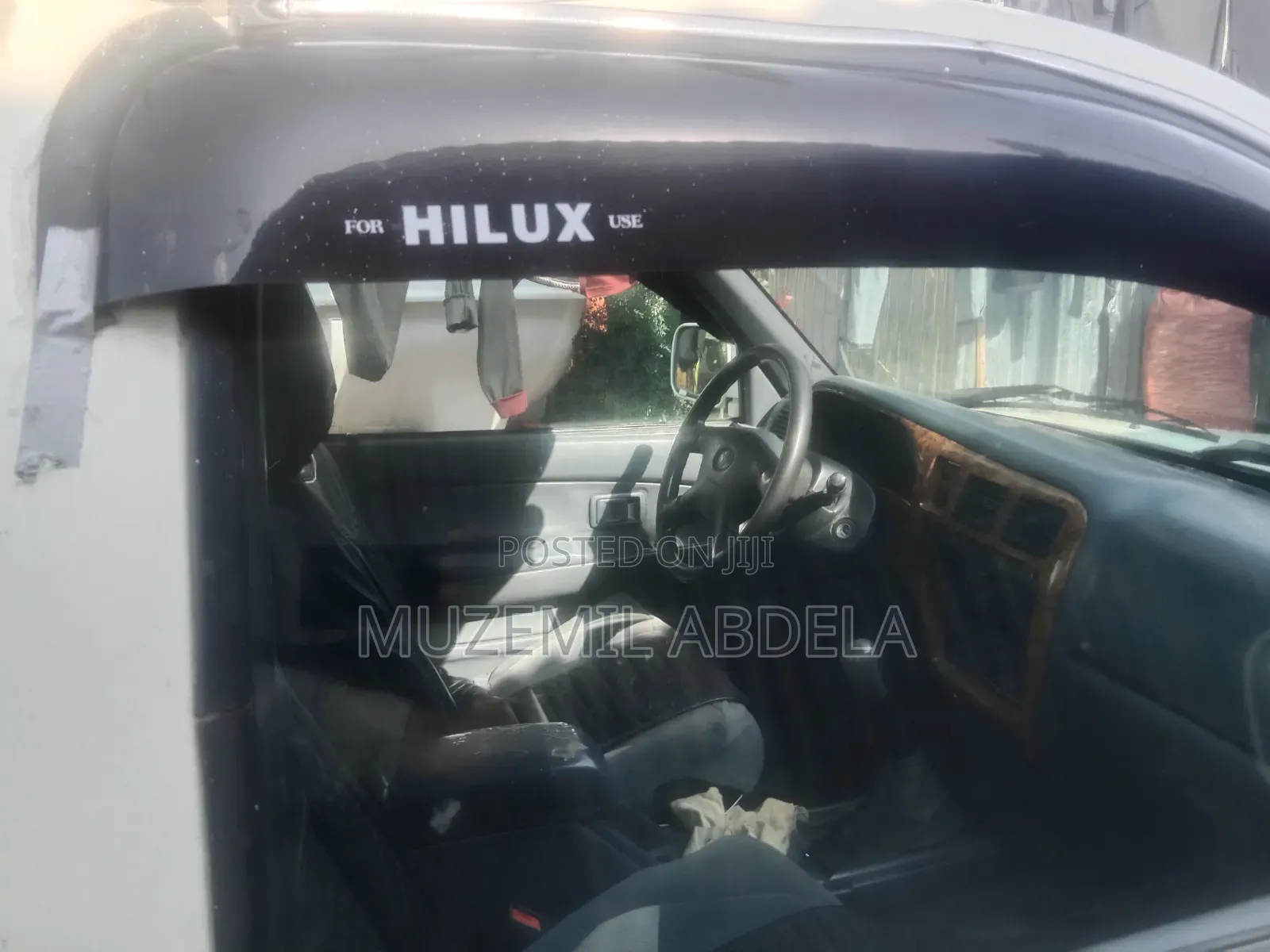 Toyota Hilux 2002 White