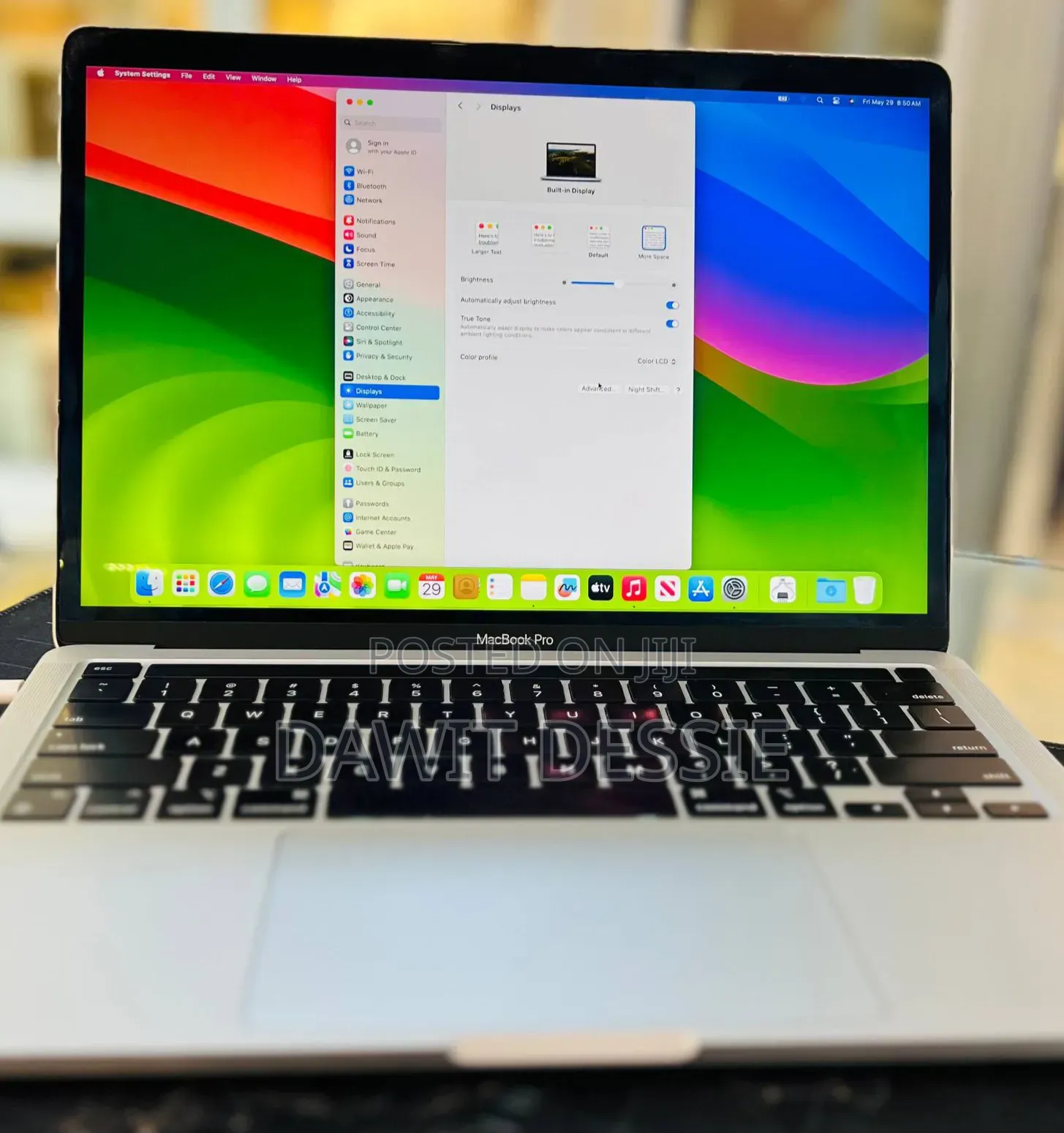 New Laptop Apple MacBook Pro 2021 M1 16GB Apple M1 Pro SSD 256GB