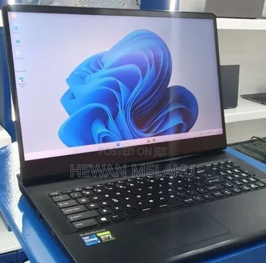 New Laptop MSI GP75 Leopard 16GB Intel Core i7 SSD 512GB