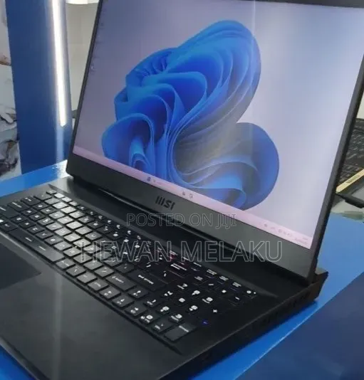 New Laptop MSI GP75 Leopard 16GB Intel Core i7 SSD 512GB