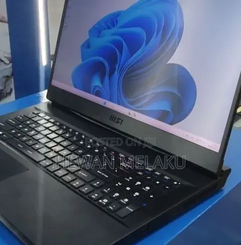 New Laptop MSI GP75 Leopard 16GB Intel Core i7 SSD 512GB