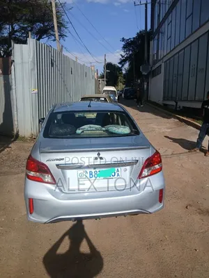 Mitsubishi Attrage 2021 Silver