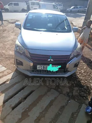 Mitsubishi Attrage 2021 Silver