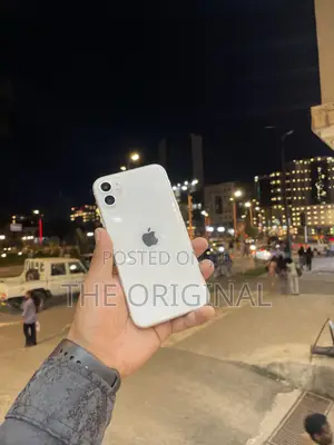 New Apple iPhone 11 128 GB White