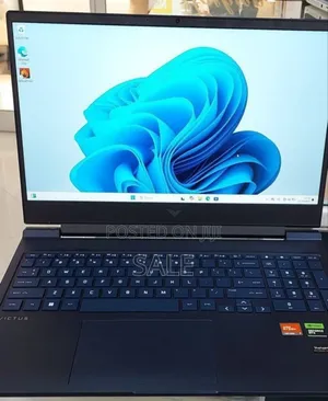 New Laptop HP Victus 16 8GB AMD Ryzen 7 SSD 1T