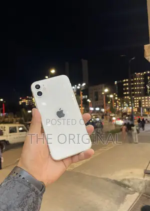 New Apple iPhone 11 64 GB White