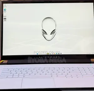 New Laptop Alienware M17x R2 16GB Intel Core i7 SSD 512GB