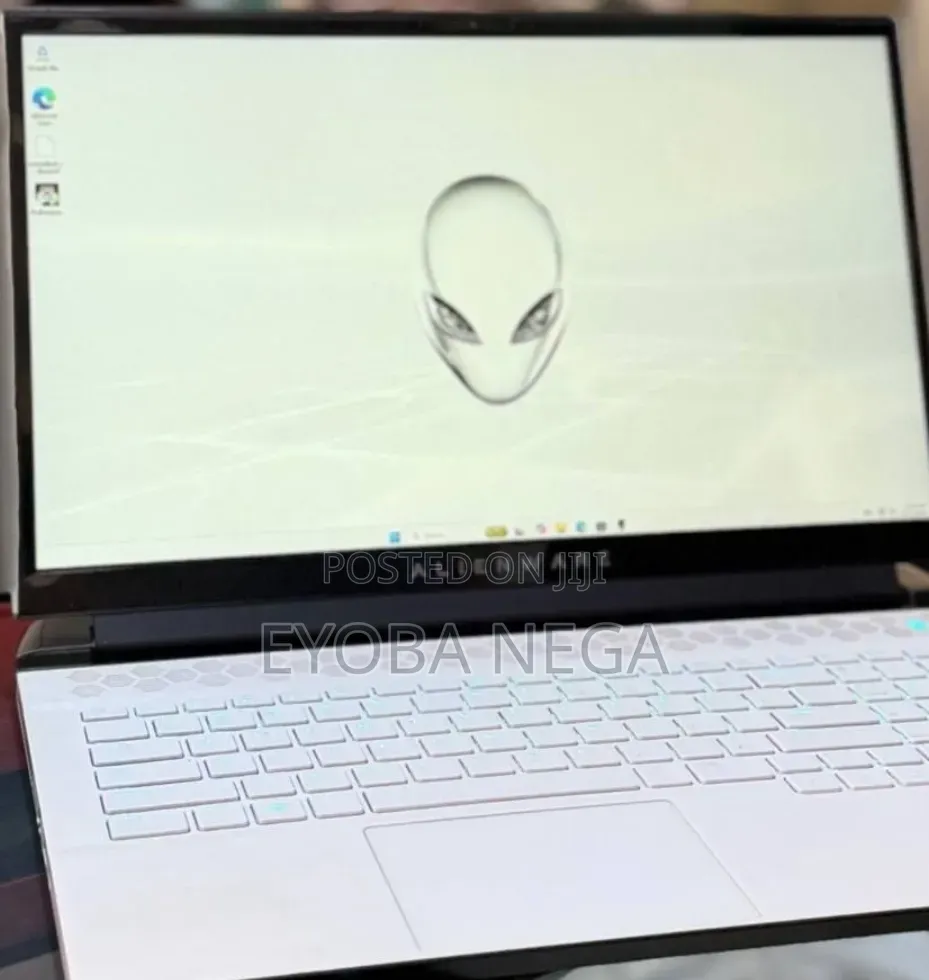 New Laptop Alienware M17x R2 16GB Intel Core i7 SSD 512GB