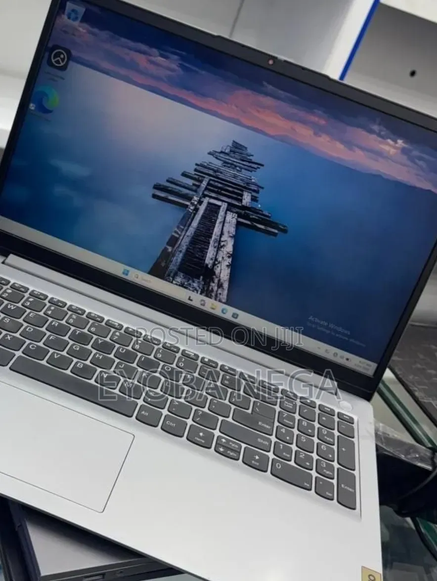 New Laptop Lenovo IdeaPad 1 8GB AMD Ryzen 5 SSD 512GB