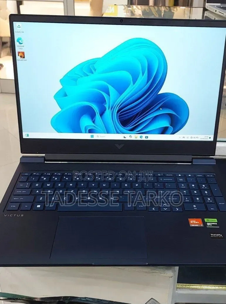 New Laptop HP Victus 16 8GB AMD Ryzen 7 SSD 1T