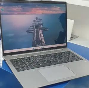 New Laptop HP ZBook Firefly 16 G10 16GB Intel Core i7 SSD 512GB