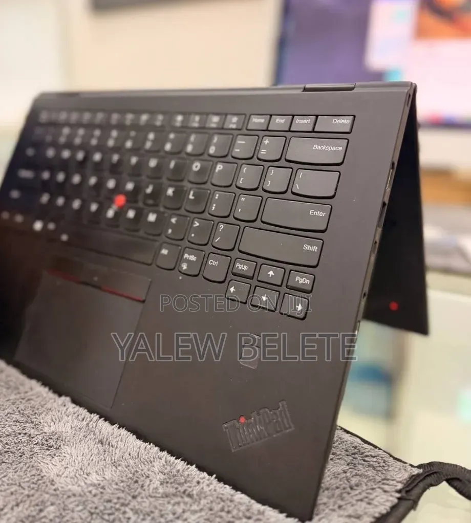 New Laptop Lenovo ThinkPad X1 Yoga 16GB Intel Core i5 SSD 256GB