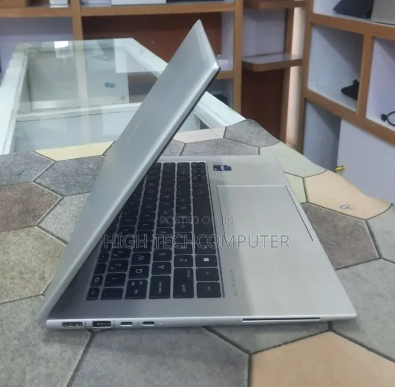 New Laptop HP EliteBook 840 10 16GB Intel Core i5 SSD 512GB