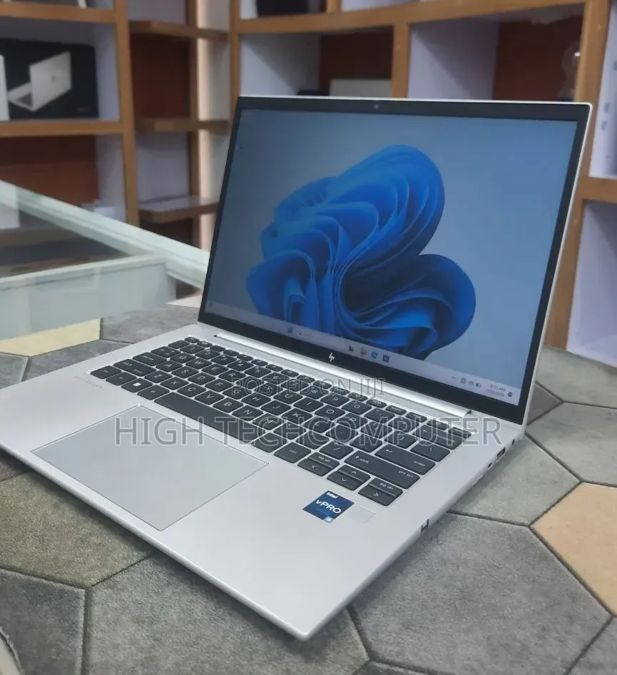 New Laptop HP EliteBook 840 10 16GB Intel Core i5 SSD 512GB