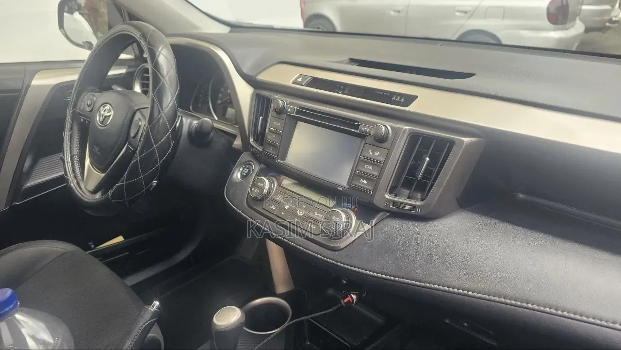 Toyota RAV4 LE 4dr SUV (2.5L 4cyl 6A) 2015 Blue