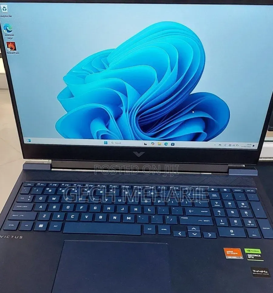 New Laptop HP Victus 16 8GB AMD Ryzen 7 SSD 1T